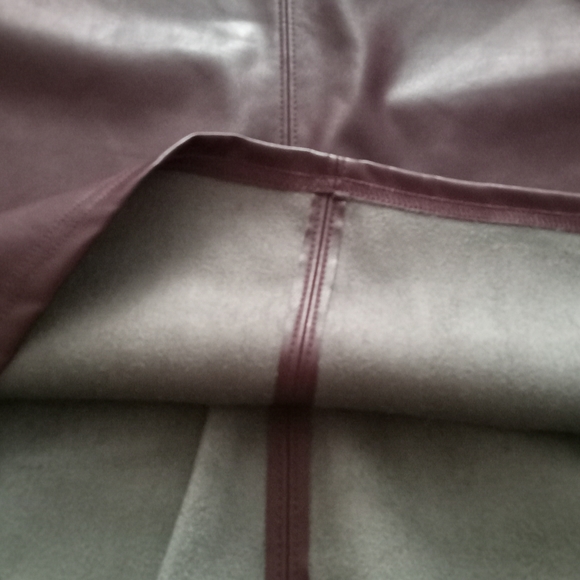 NWT! Calvin Klein Faux Leather Aubergine Padded Shoulder Top SZ L. - Picture 6 of 11